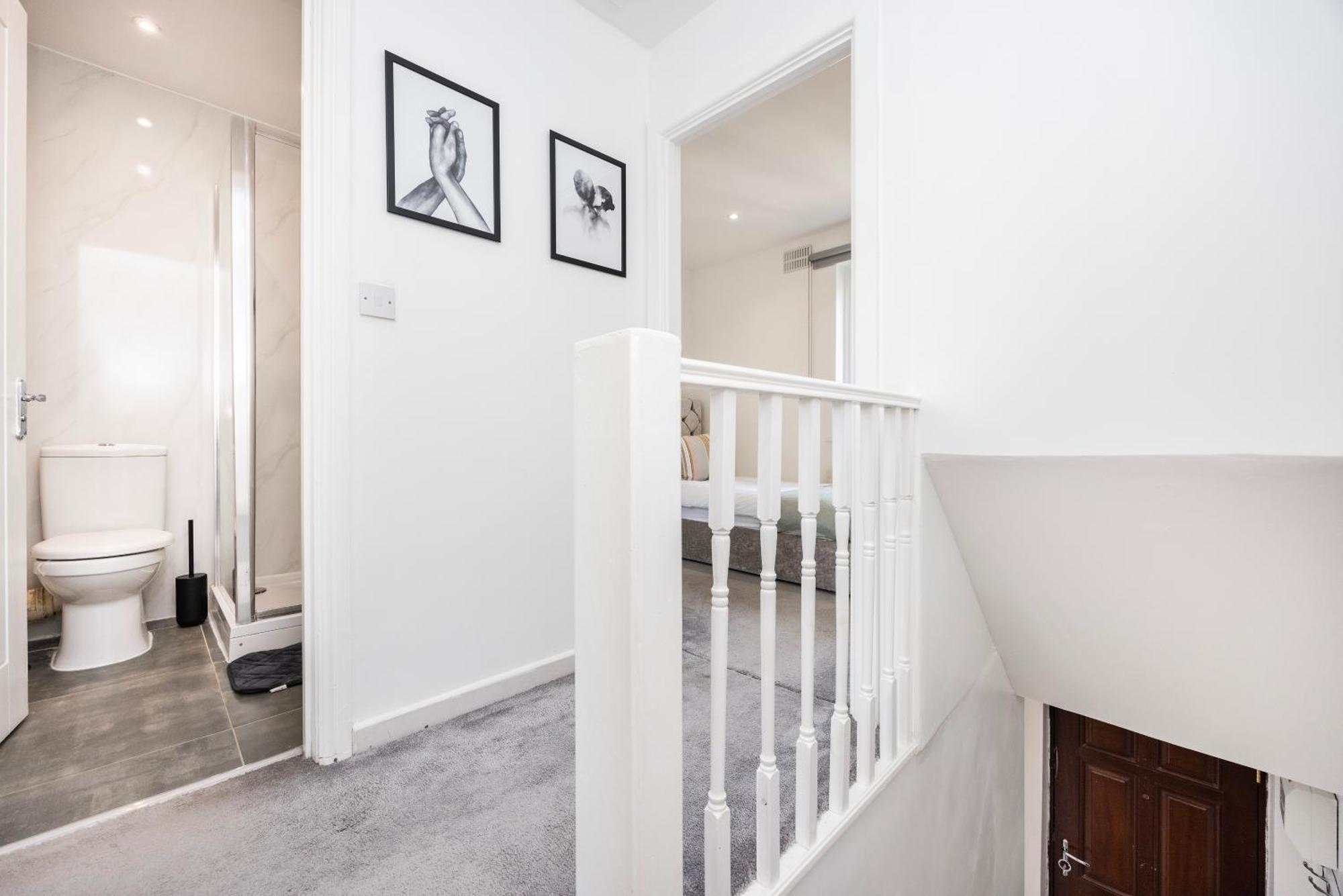 Casa de férias Stylish 2 Bedroom House With Garden Free Parking Smart Tv Near Canary Wharf