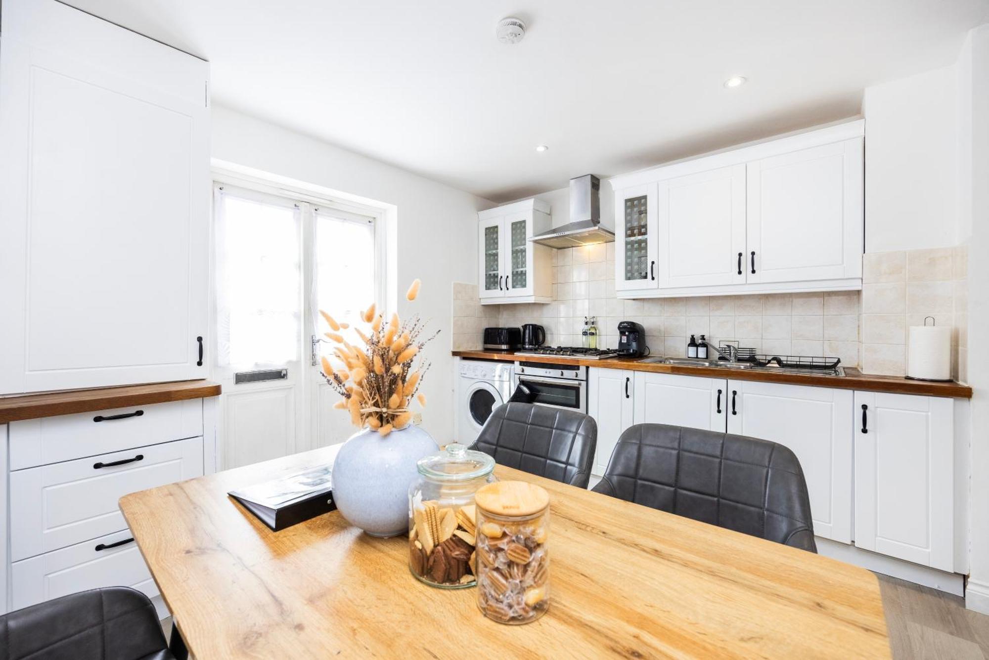 Сasa de vacaciones Stylish 2 Bedroom With Garden Free Parking Smart Tvs Close To Thames Riverside And Canary Wharf *