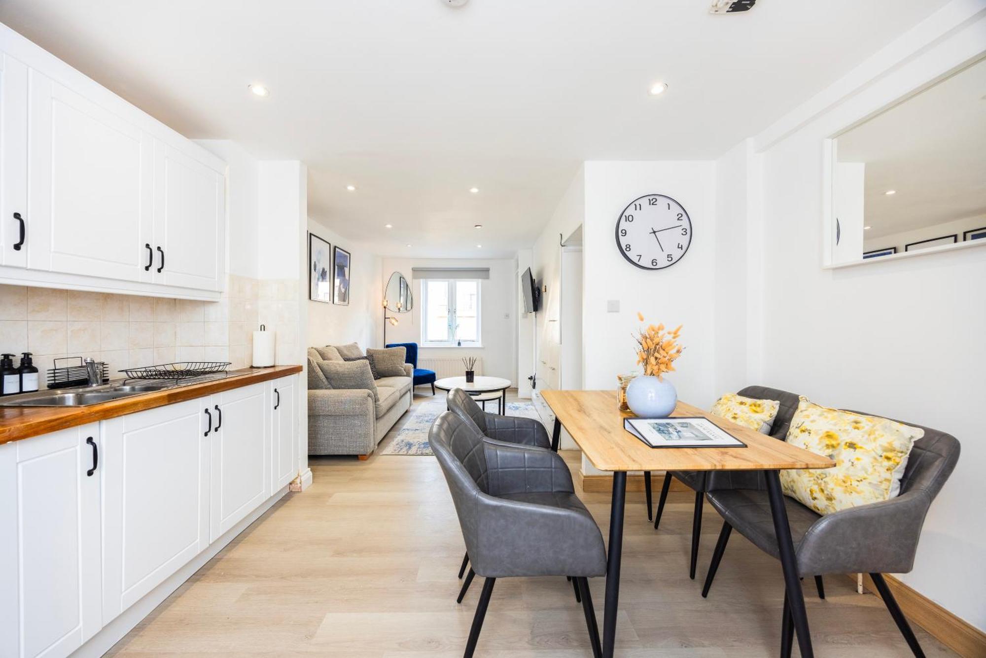 Stylish 2 Bedroom With Garden Free Parking Smart Tvs Close To Thames Riverside And Canary Wharf Сasa de vacaciones